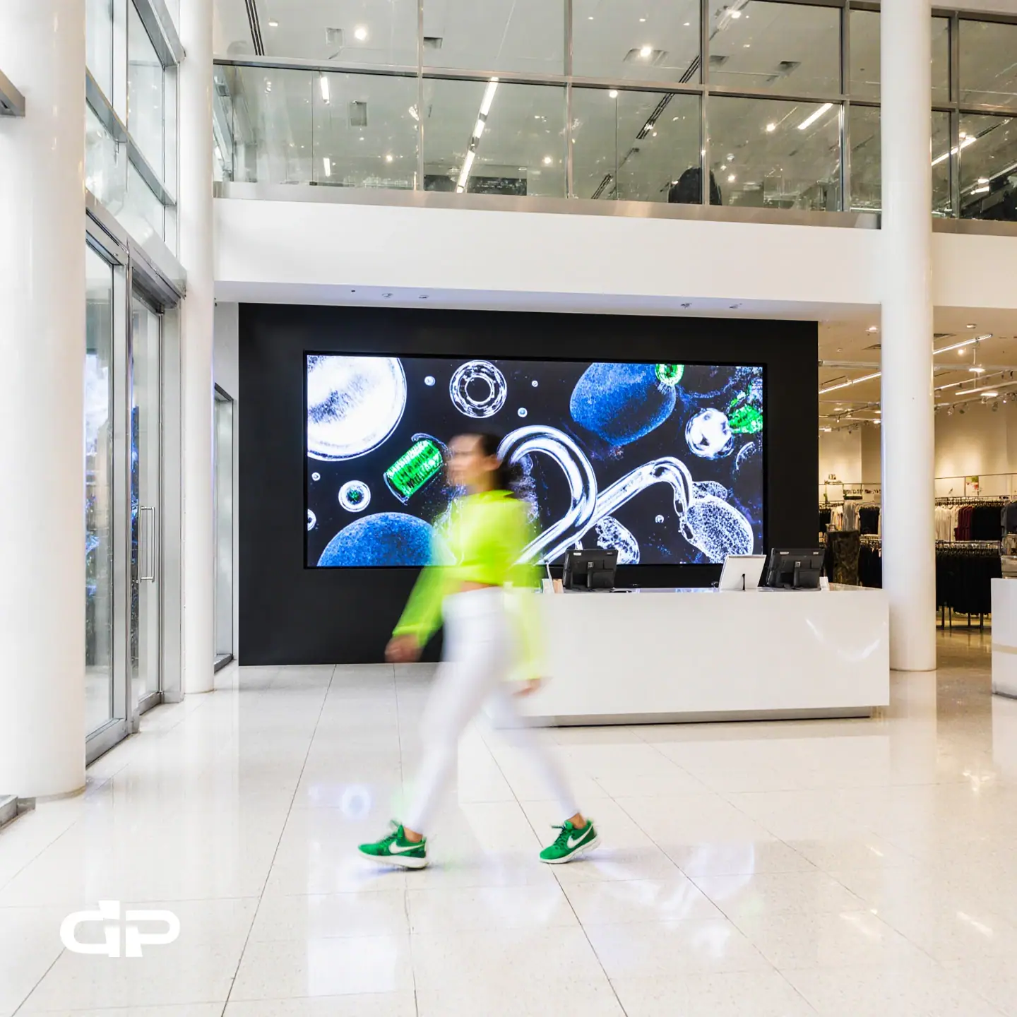 LED-экран для магазина спортивной одежды в Москве, фотография 3